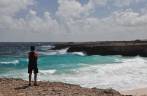 Observando o mar azul no Parque Nacional Washington-Slagbai, no norte de Bonaire